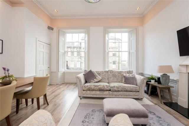 Broughton Place, Edinburgh, 2 Bedroom Flat