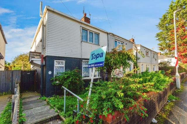 Clinton Road, Lunt, 3 Bedroom Semi-detached