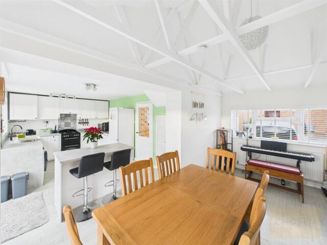 Doverdale Drive, Longlevens, 3 Bedroom Detached