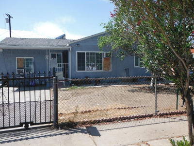 Vena Ave, Pacoima, Preforeclosure Single-family Home