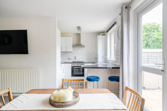 Burness Close, Uxbridge, 1 Bedroom Maisonette