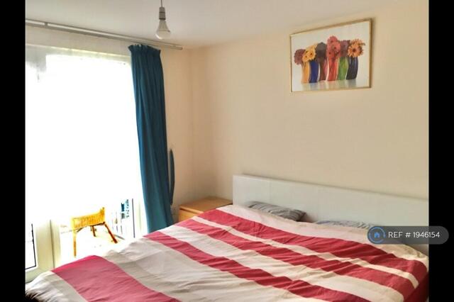 Lochend Park View, Edinburgh, 2 Bedroom Flat