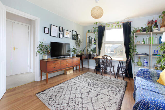 Killyon Terrace, 
Clapham, 2 Bedroom Flat