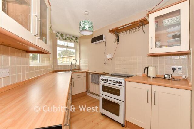 New Street, Crawley, 3 Bedroom End