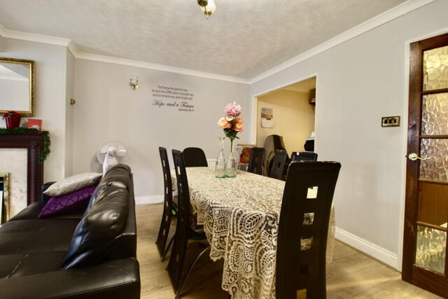 Tansey Close, Romford, 3 Bedroom Terraced