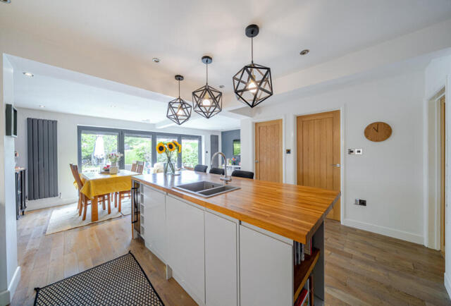 Bishops Cleeve, Meadoway, Cheltenham, 3 Bedroom Semi-detached