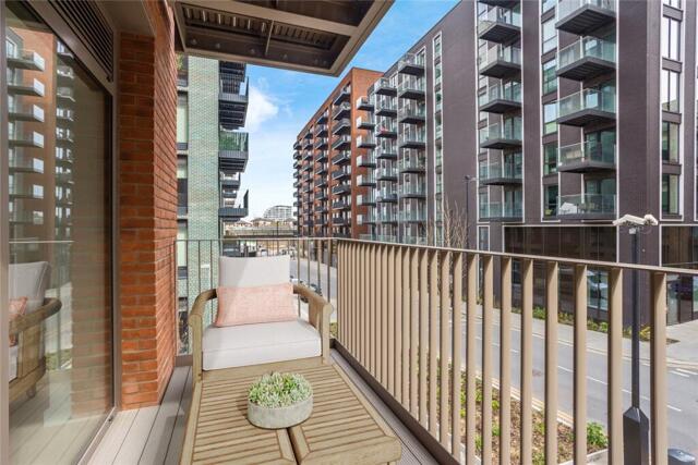 Royal Crest Avenue, London, 3 Bedroom Flat
