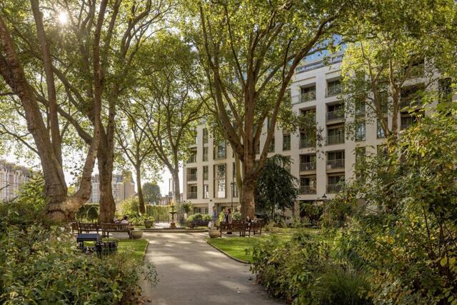 Ebury Square, Belgravia, 2 Bedroom Flat
