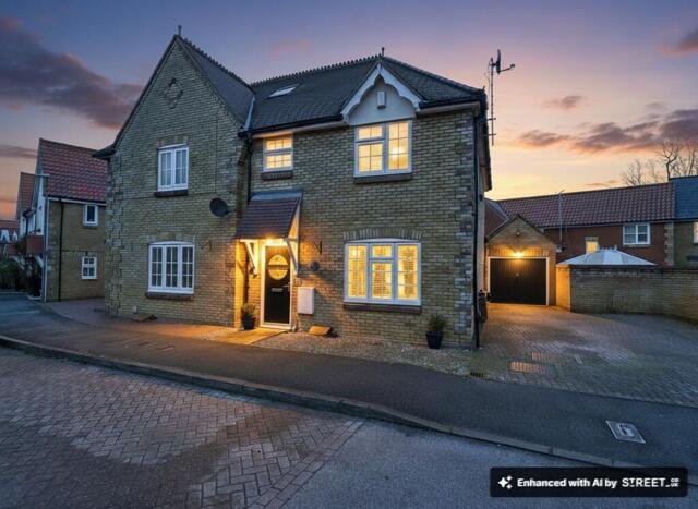 Bramble Tye, Noak Bridge, 3 Bedroom Semi-detached