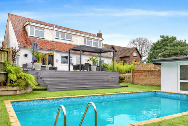 St. Johns Road, Locks Heath, 5 Bedroom Detached