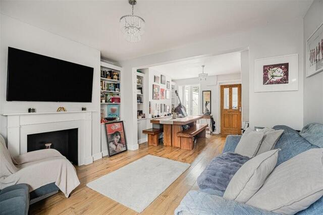 Summer Street, Slip End, 2 Bedroom Terraced