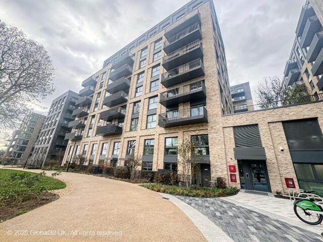 Dragonfly Walk, London, 3 Bedroom Apartment