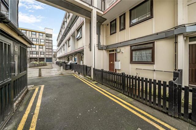 Poynings Road, London, 3 Bedroom Maisonette