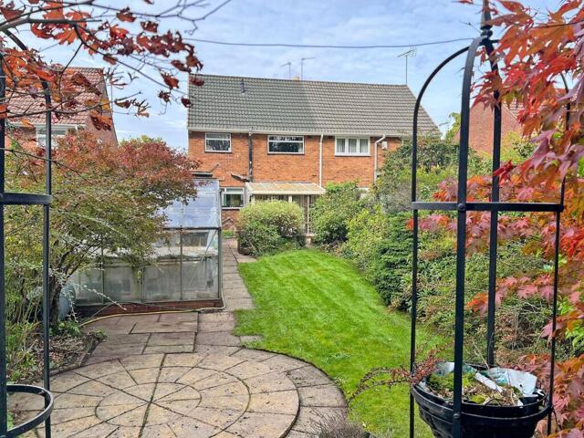 Windsor Gardens, Castlecroft, 3 Bedroom Semi-detached