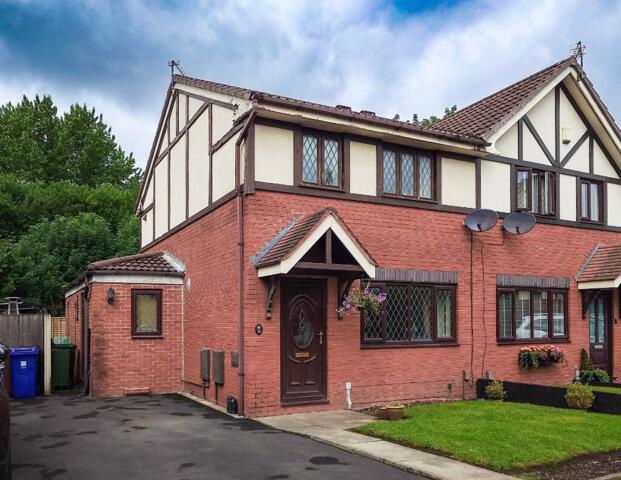 Flowery Field Green, Hyde, 3 Bedroom Semi-detached