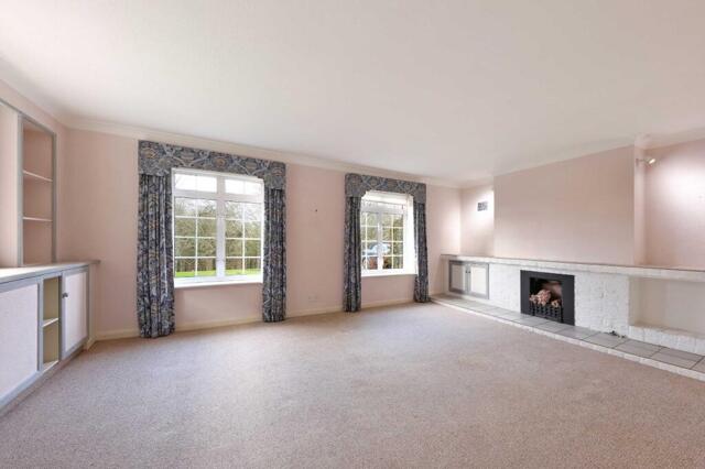 Coleshill, Windmill Hill, Amersham, 3 Bedroom Semi-detached