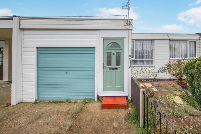 Yew Way, Jaywick, 2 Bedroom Detached