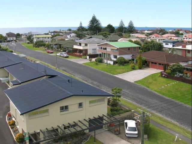 Valley Road, Tauranga, Blue Wave Motel