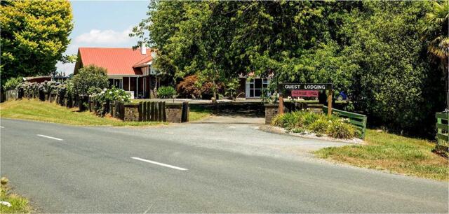 Puketawai Road, Otorohanga, Redwood Lodge Bed