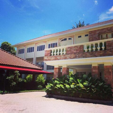 Jl. Kauman No. A, Salatiga, Nina Hotel, Hotel