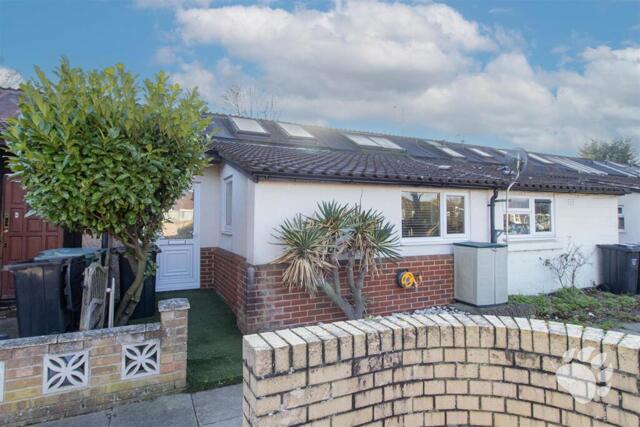 Longwick, Langdon Hills, 2 Bedroom Terraced