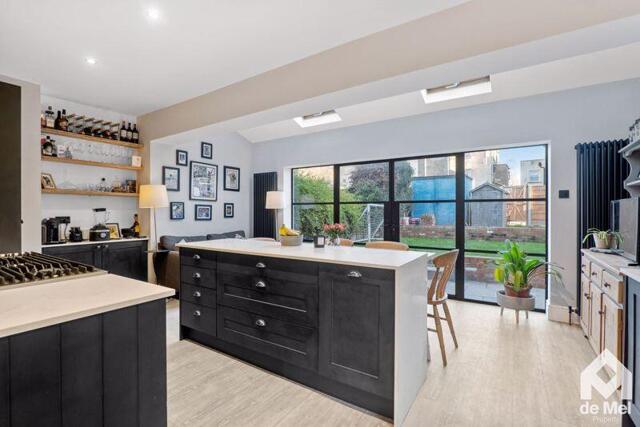 Kingsholm Square, Gloucester, 4 Bedroom Semi-detached