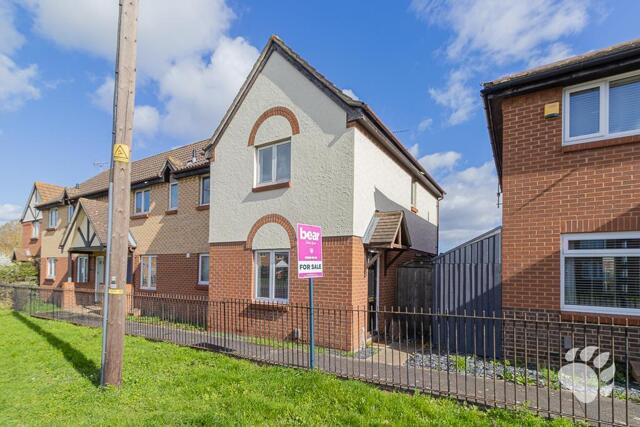 Chalice Close, Basildon, 2 Bedroom End