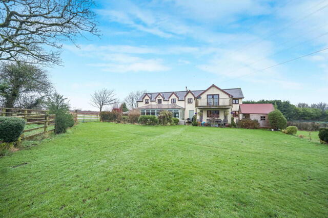 Laleston, Bridgend, 5 Bedroom Farm