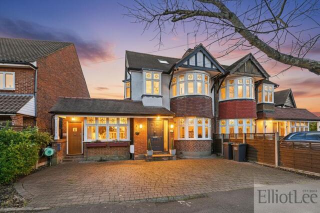 Derwent Avenue, Ickenham, 5 Bedroom Semi-detached