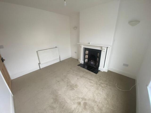 Grove Avenue, Teignmouth, 2 Bedroom Terraced