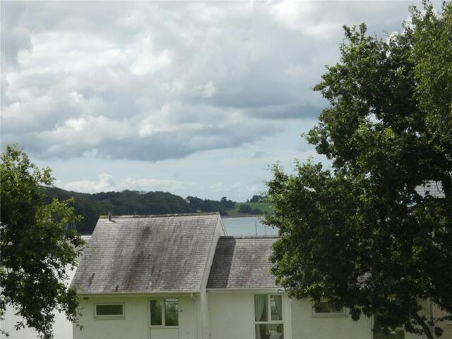Ffordd Garnedd, Y Felinheli, 2 Bedroom Flat