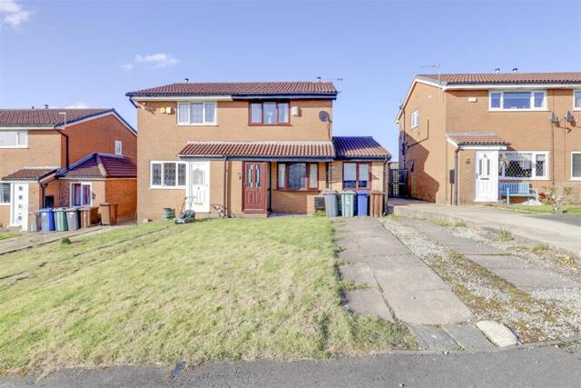 Cornfield Close, Walmersley, 3 Bedroom Semi-detached