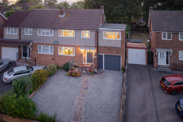 Firwood Close, Woking, 5 Bedroom Semi-detached