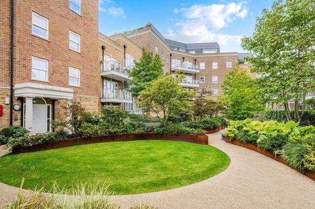 Eden Place, Oxted, 2 Bedroom Flat