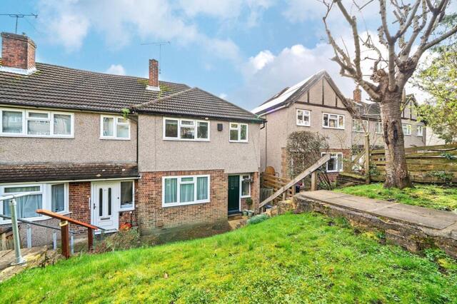 Cromwell Road, Caterham, 3 Bedroom Terraced Cromwell Road, Caterham, 3 Bedroom Terraced