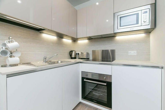 Mondial Way,  Hayes, 1 Bedroom Flat