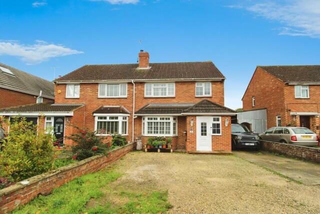Ridgeway Road, Queensfield, 3 Bedroom Semi-detached