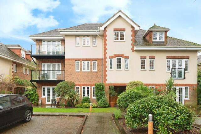 Sheerwater Road, Woodham Place, Woodham, 2 Bedroom Flat