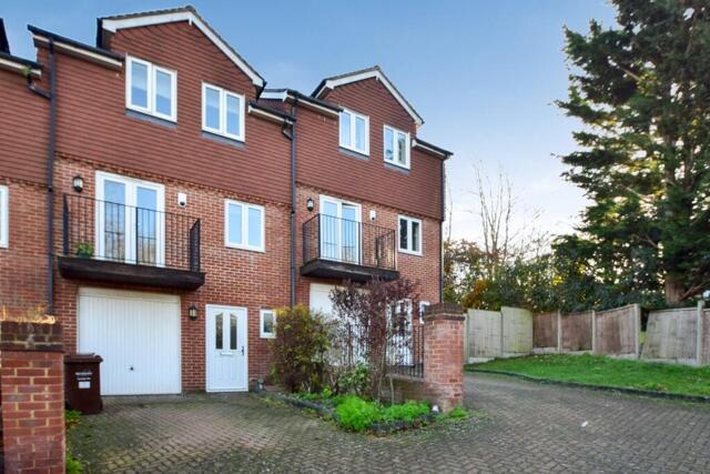 Ashtree Court, Hopewell Drive, 4 Bedroom Town