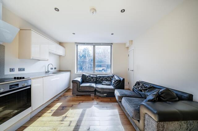 Cleeve Road, Leatherhead, 1 Bedroom Apartment Cleeve Road, Leatherhead, 1 Bedroom Apartment
