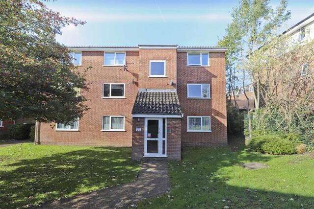 Cranston Close, Ickenham, 1 Bedroom Flat