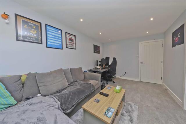 Cranston Close, Ickenham, 1 Bedroom Flat