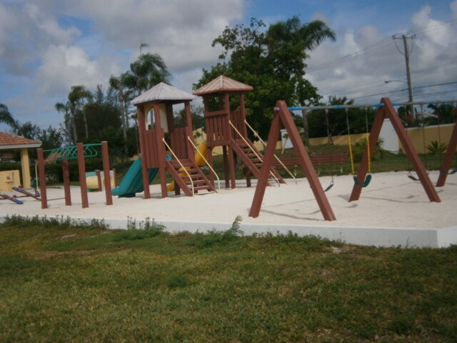 Nassau, Room For Rent
