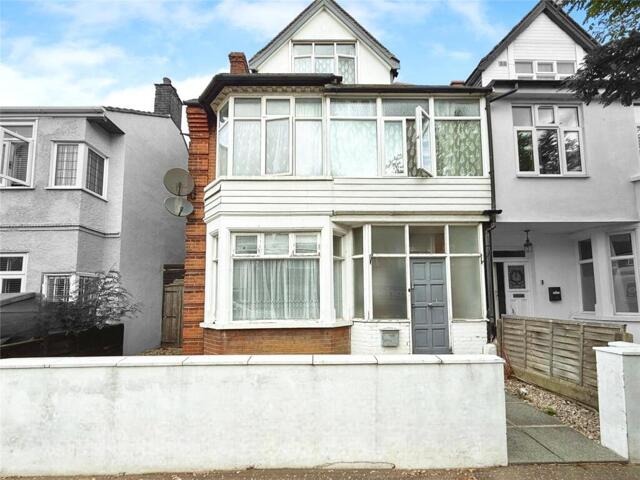 Westborough Road, Westcliff-on-sea, 4 Bedroom Semi-detached