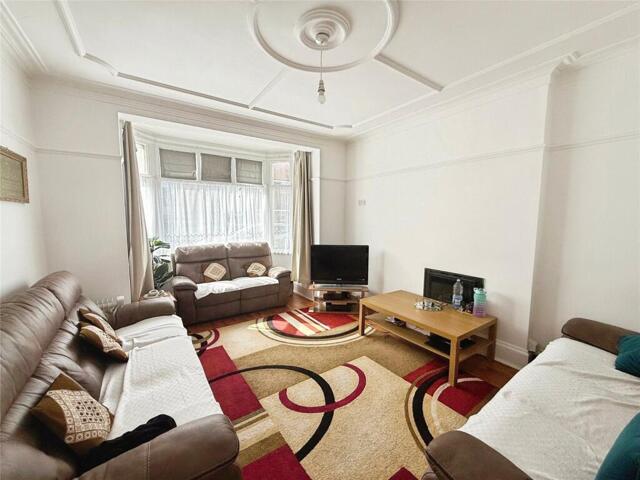 Westborough Road, Westcliff-on-sea, 4 Bedroom Semi-detached