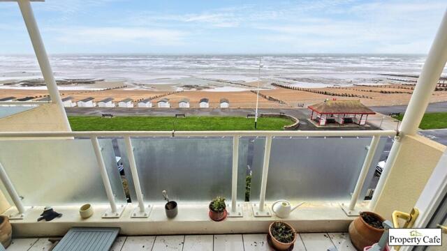 Bedford Avenue, Bexhill-on-sea, 3 Bedroom Apartment