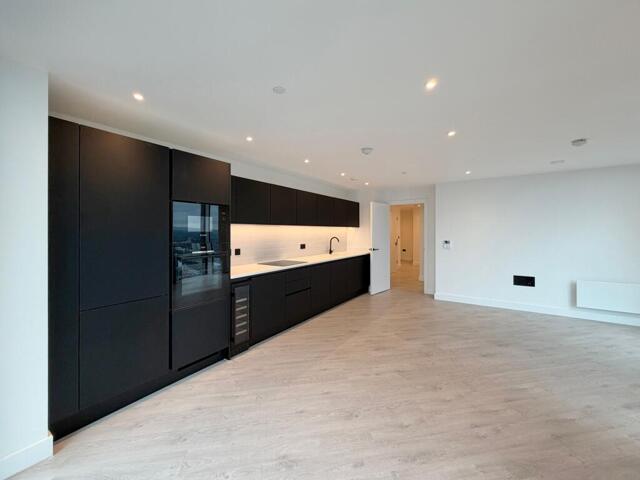 Trinity Way, Manchester, 2 Bedroom Apartment