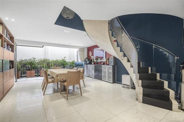 Crabtree Place, Fitzrovia, 3 Bedroom House