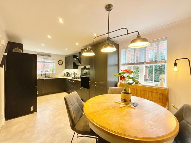 Navigation Loop, Stone, 3 Bedroom Detached