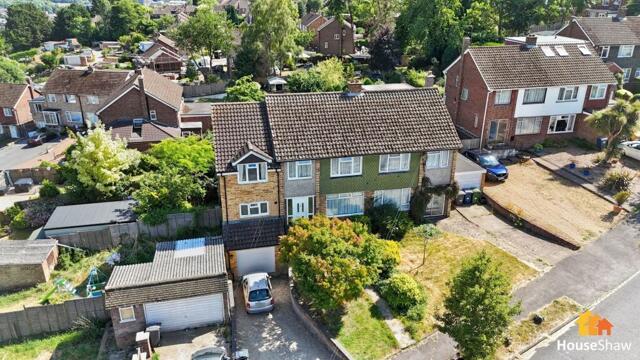 Properties In ! Telford Way, High Wycombe, 5 Bedroom Semi-detached